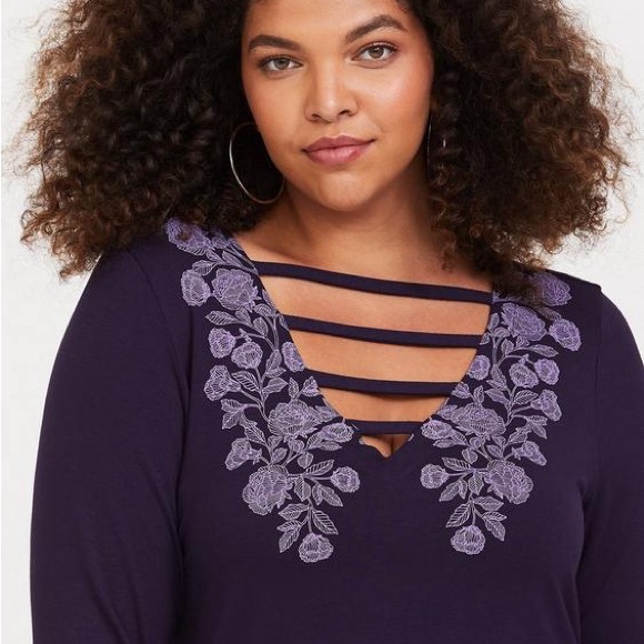 Torrid Super Soft Purple Floral Ladder Tunic 1X BNWT - Picture 2 of 9